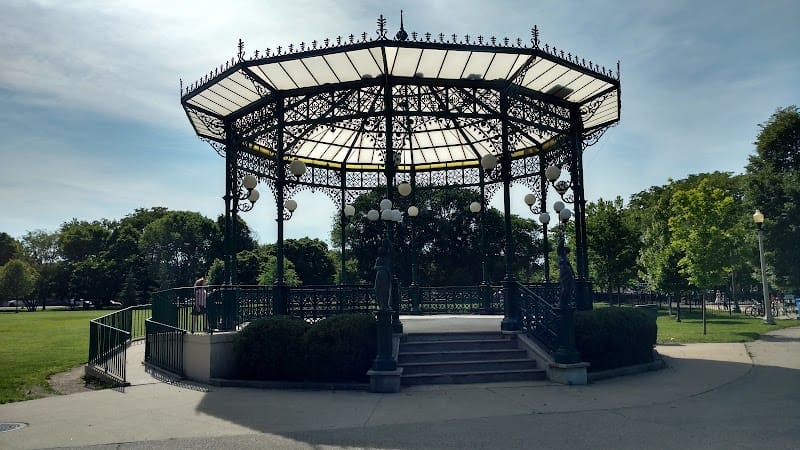 Welles (Gideon) Park playground photo 1