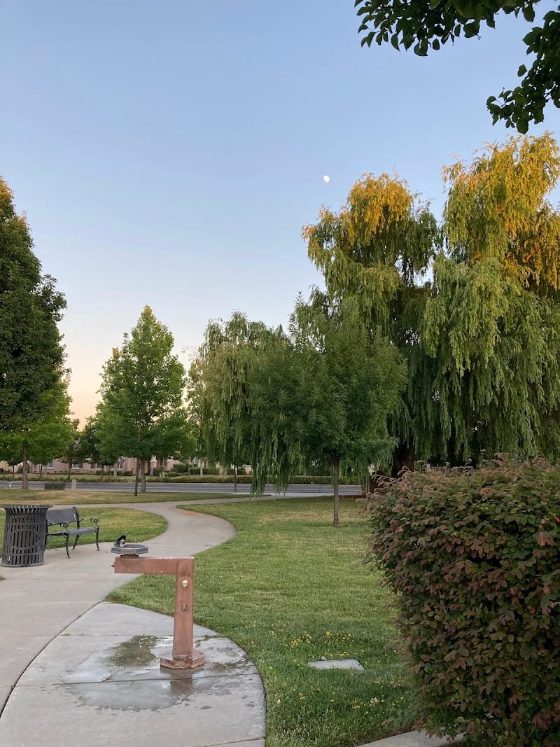 Willow Park playground photo 1