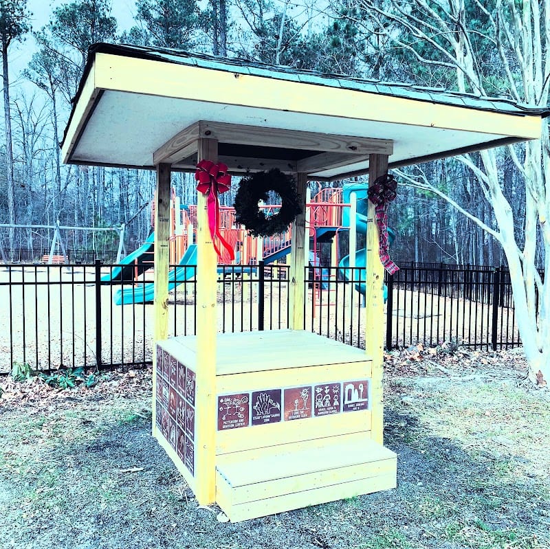 Wishing Well Park playground photo 3