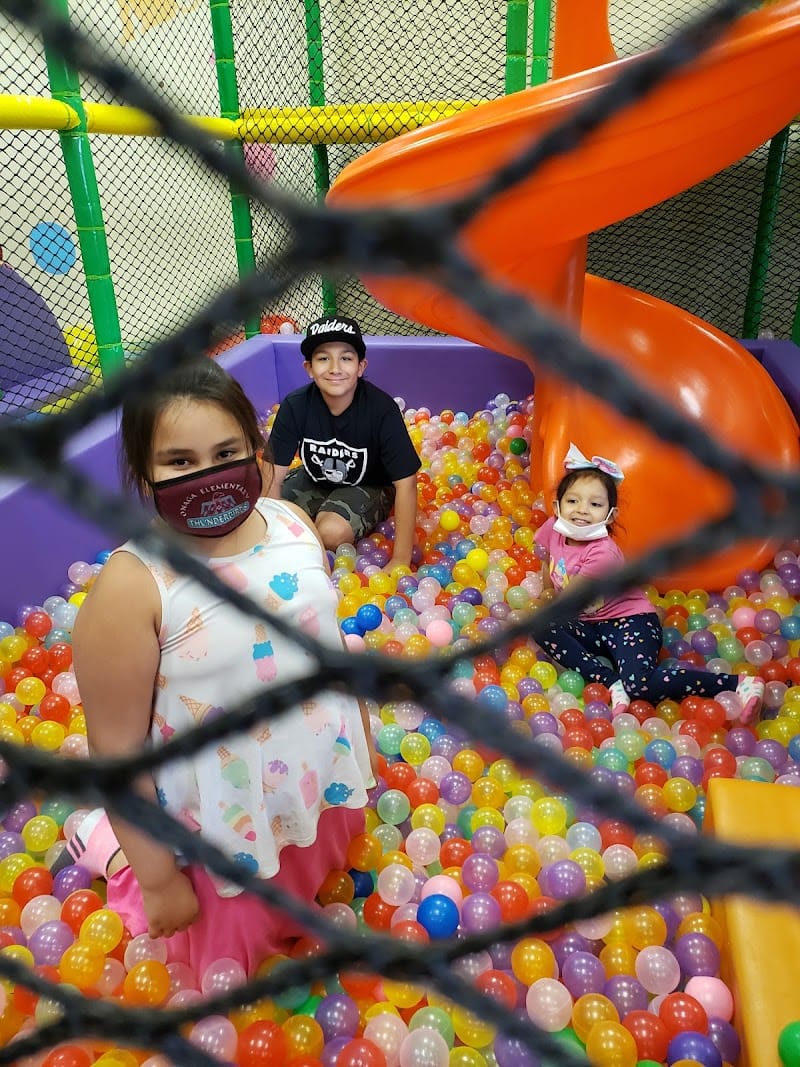 Yupi Kids Palace playground photo 2